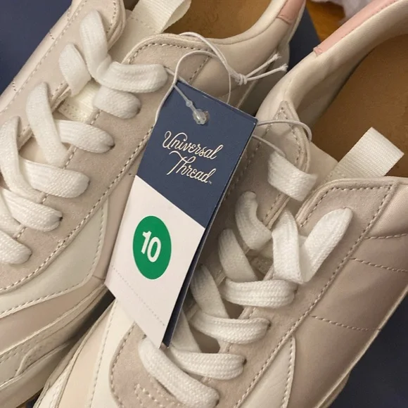 BNIB Courtney sneakers size 10 white/cream/pink vintage look - Picture 3 of 5